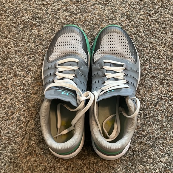 Under Armour charged running shoes - Picture 3 of 3